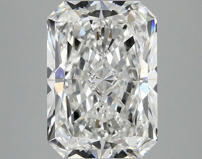 4.07 Carat Radiant IGI Labgrown Diamond, With Certificate ID LG683573924